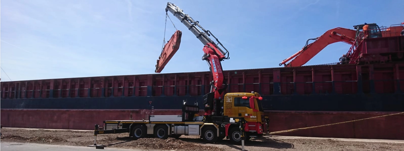 Lepelsteel verwijderen van zware graafmachine