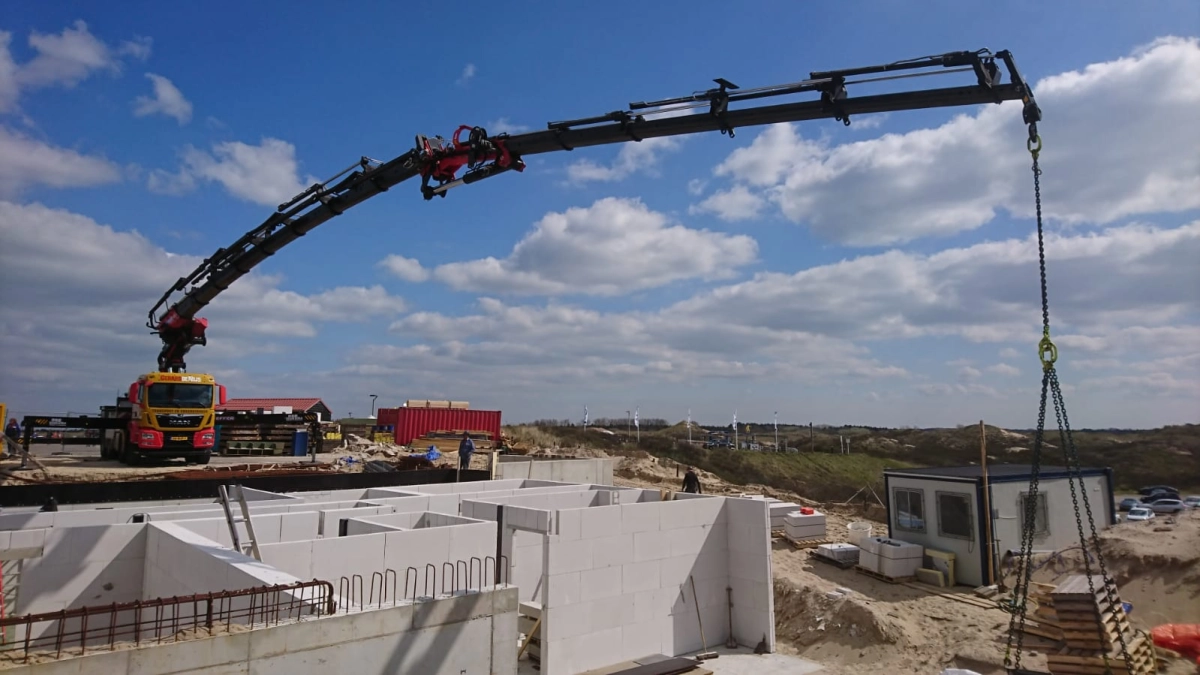 Boom uit tuin hijsen