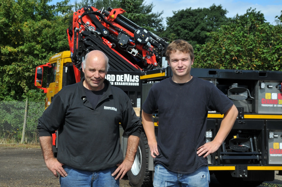 Boom uit tuin hijsen